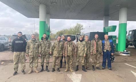 Украина в рамках нового обмена вернула домой 10 военных и тело американского добровольца
