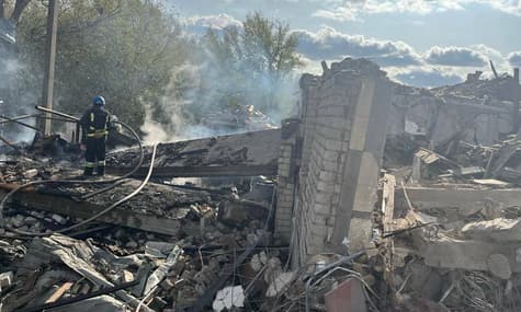 россияне убили по меньшей мере 51 человека в Харьковской области: ударили по кафе-магазину