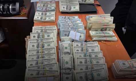 НАБУ знайшло понад $850 тисяч під час обшуків на митному посту «Луцьк»