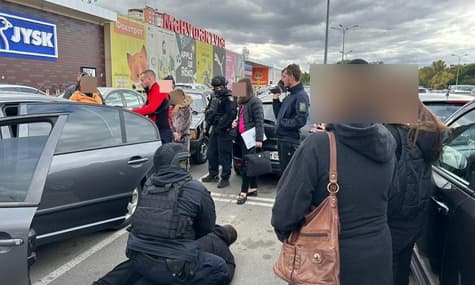На Сумщині викрили «ворожку», яка видурила в жінки майже 2 млн грн — поліція