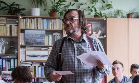 One Provincial Ukrainian Teacher Keeps Launching Dozens of Foreign Careers For His Students