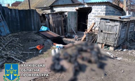 В Харьковской области российские оккупанты пытали и подожгли трех мирных жителей, а чтобы тела не нашли — накрыли шинами