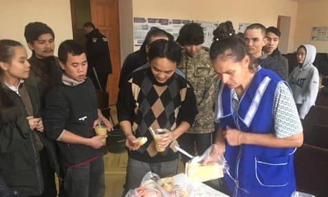 Визволені з полону на Київщині в'єтнамці отримали тимчасовий притулок — омбудсмен