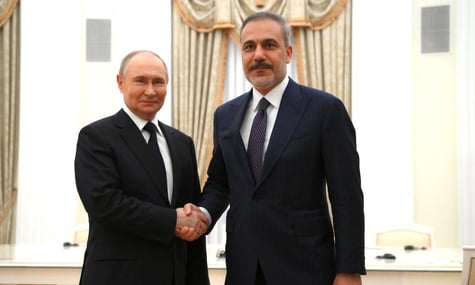 Глава МЗС Туреччини після зустрічі з путіним відвідає Україну