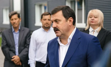 Усе майно конфіскували. Ексдепутат-утікач і «герой росії» Деркач отримав вирок за держзраду