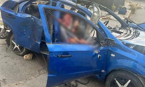 российский дрон атаковал в Бериславе автомобиль, в котором ехали супруги. Женщина погибла