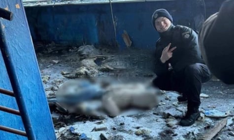 У Дніпрі курсант сфотографувався на фоні тіла померлої дівчини. Університет почав службову перевірку