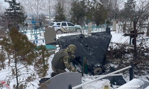 На Кіровоградщині бойова частина безпілотника впала на кладовище, але не здетонувала