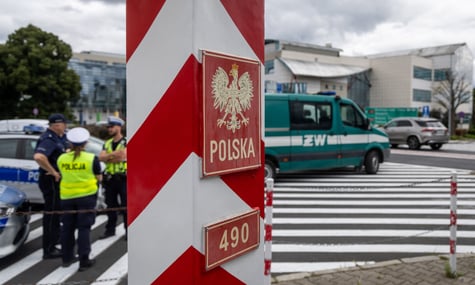 З Польщі депортували українця, якого підозрюють у нападі з ножем на свого земляка
