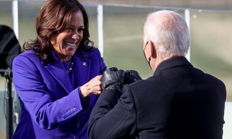 Камала Харрис стала первой женщиной, возглавившей США. Но всего на 85 минут