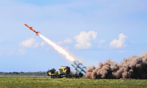 Українська армія взяла на озброєння ракетний комплекс «Нептун». На що він здатний?