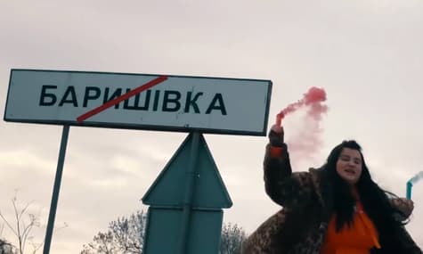 Співачка Alyona Alyona заявила, що її обманом запросили на форум Порошенка