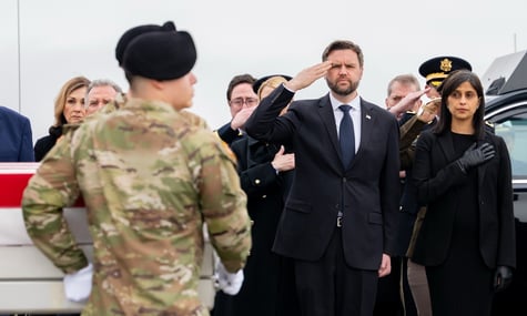 Стурбований дефіцитом боєприпасів. Венс припсукає, що Пентагон може вводити в оману щодо перебігу війни в Ірані — Atlantic