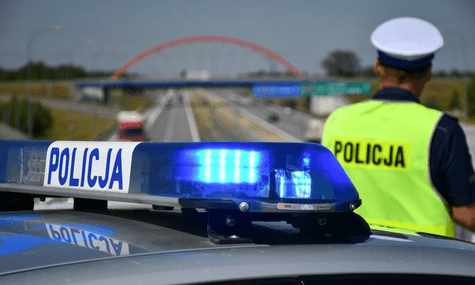 У Польщі жінка тягала за волосся 13-річну дівчину через українську мову. Тепер їй загрожує 5 років в’язниці