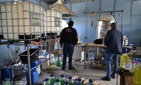 В Сумах разоблачили подпольное производство некачественного антисептика, который продавали медучреждениям