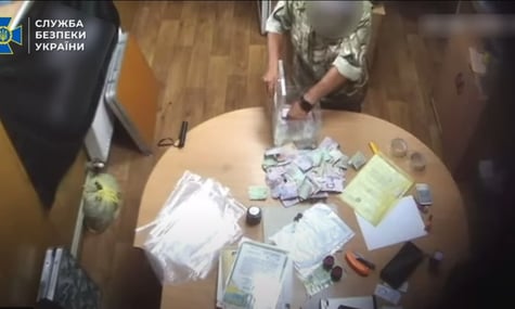 Фонд із Дніпра, що збирав пожертви на ЗСУ у скриньках, підозрюють у розкраданні: 90% залишали собі