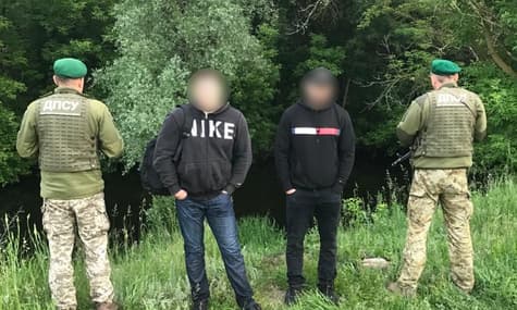 Россияне переплыли Ворсклу, чтобы отдохнуть в Одессе. Теперь еще как минимум пять лет украинских курортов им не видать