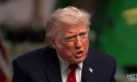 «Ти або брехлива, або дурна». Трамп вилаяв журналістку NBC News і достроково пішов з інтерв’ю