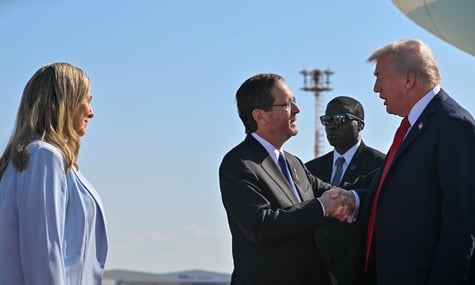 Трамп приїхав в Ізраїль та заявив, що війну в Секторі Гази закінчено. Тим часом ХАМАС звільнив заручників