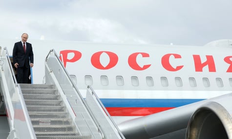 На Алясці росіяни мусили платити за пальне для своїх літаків готівкою через санкції — Рубіо