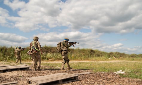 На Полтавщині люди напали на авто з мобілізованими, допомігши їм утекти. У ТЦК їх назвали «нездоровою частиною суспільства»
