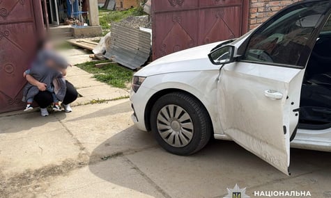 На Закарпатті озброєний чоловік викрав жінку з 3-річною дитиною та стріляв у поліцію. Його затримали