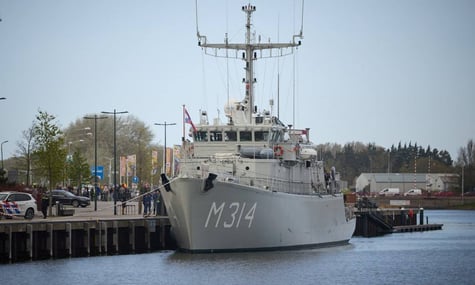 Чотири українські мінні тральники можуть долучитися до розмінування Ормузької протоки — Times