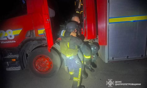 У Нікополі росіяни атакували рятувальників, які ліквідовували наслідки удару