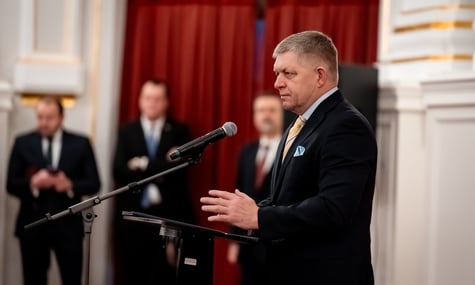 Фіцо погрожує зупинити аварійні електропостачання до України, якщо «Зеленський не відновить постачання нафти»