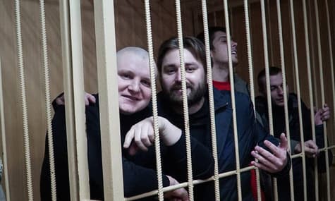 «Слава Україні»: як у Москві судили українських моряків