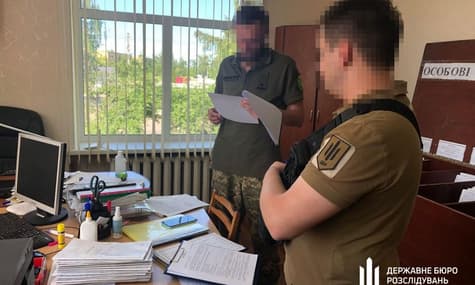 В Киевской области разоблачили чиновника военкомата, который организовал схему выезда мужчин за границу