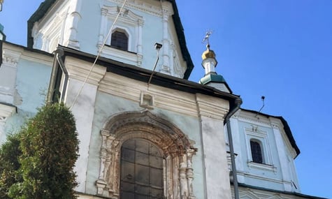 В Сумах россияне попали дроном по Свято-Воскресенскому собору — одному из главных символов города