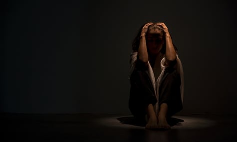 «Ти ще молода». Як «співчуття» може довести до самогубства