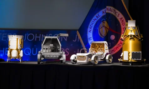 NASA показало роботів та дрони, які планують відправити на Місяць, перш ніж там почнуть жити астронавти