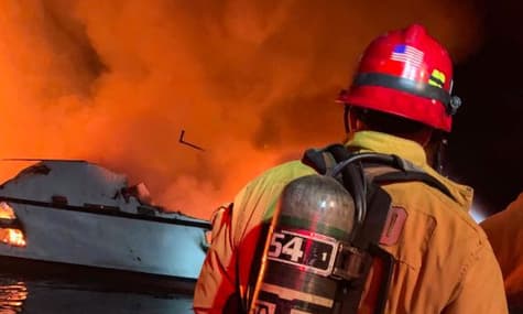 В США в результате пожара на дайвинг-лодке погибли по меньшей мере 34 человека