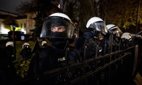 У Польщі — масштабний мітинг під Конституційним Судом. Опозиція каже про «державний переворот»