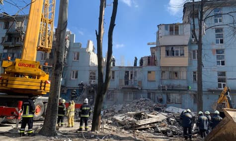 В Запорожье завершили разбор завалов многоэтажки, в которую россияне ударили ракетой