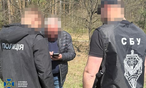 Правоохоронці затримали посадовця військової частини, який нібито вимагав гроші від інших військових