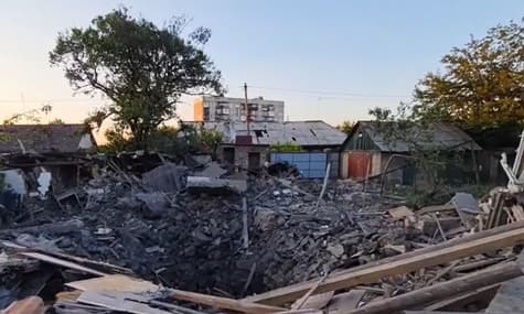 Окупанти завдали удару по Добропіллю на Донеччині: 2 цивільних загинули, ще 3 поранені — зокрема діти
