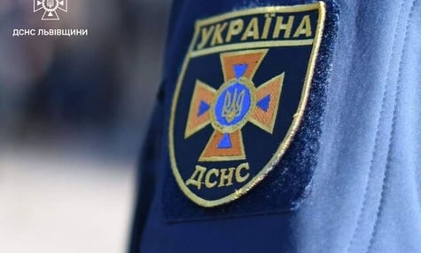 На Львівщині підліток впав з моста висотою 15 метрів і вижив