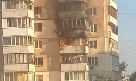 У Києві уламки ракети пошкодили багатоповерхівку (ОНОВЛЕНО)