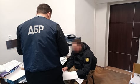 ДБР: У Львові військовому ТЦК оголосили підозру в побитті 56-річного чоловіка