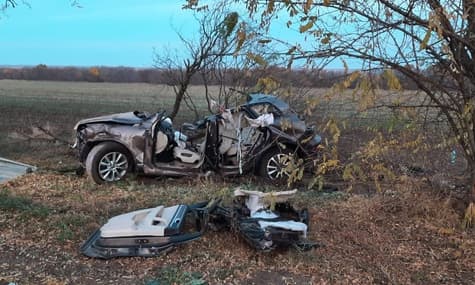 На Херсонщині вщент розбилася автівка із 15-річним водієм: загинули 4 людини