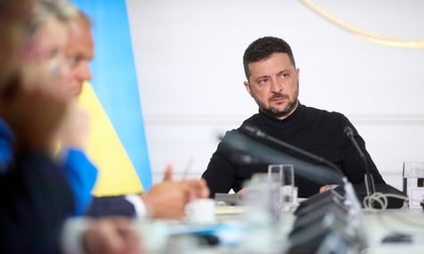 Зеленський про запрошення путіна до Москви: Якщо хочеш, щоб зустрічі не було, запроси мене в Москву