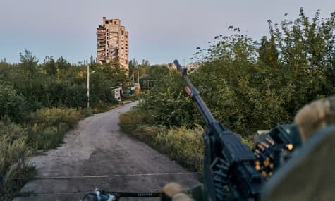 В районе Авдеевки россияне «лезут как бешеные», несмотря на сумасшедшие потери, не останавливают штурмы — ВГА