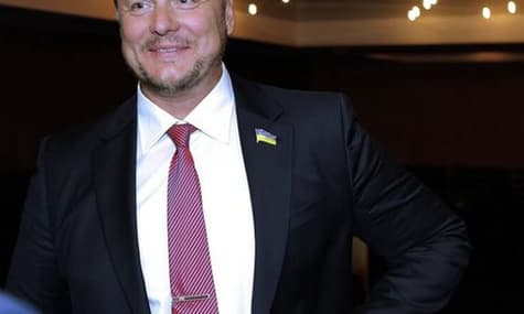 Who Is The Person That Suggested To Lease Crimea To Russia?