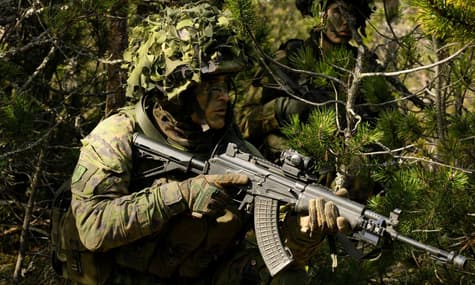 На півдні десантно-штурмовий взвод окупантів пішов боєм у розвідку. А ЗСУ вдарили по опорному пункту