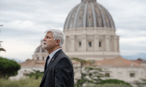 Президент Чехії показав погрози від глави МЗС, якщо він не призначить потрібного міністра. Там ідеться і про літаки для України