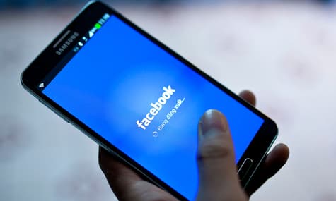 Facebook випустив спрощену версію Messenger з кольоровими чатами