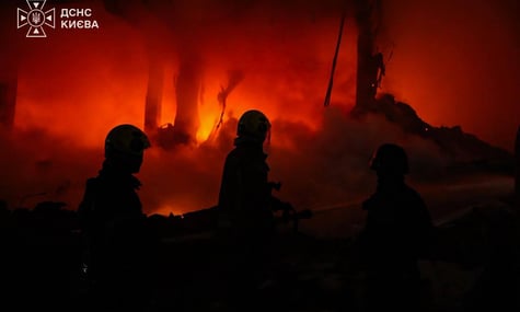 Київ знову був під ударом балістичних ракет. Щонайменше двоє загинуло, ще восьмеро постраждали